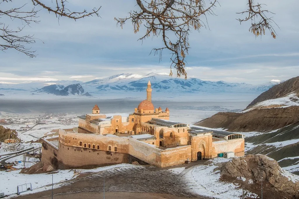Doğubayazıt İshak Paşa Sarayı Turu